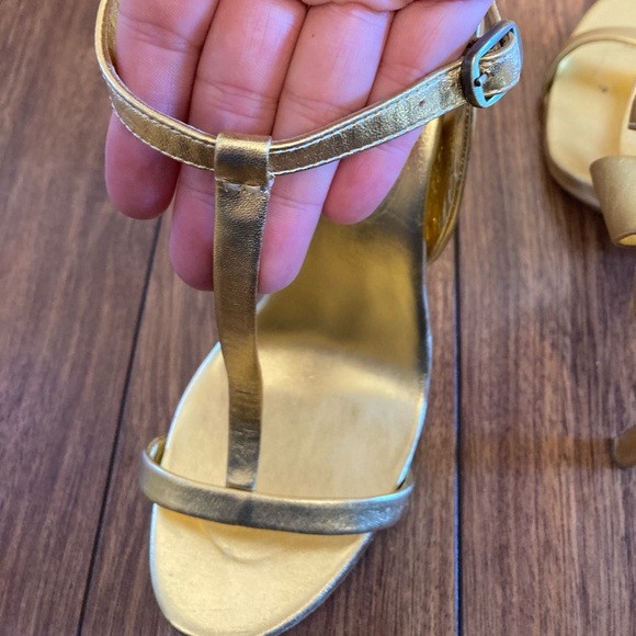 🌸 BCBG gold t strap heels - Picture 8 of 10